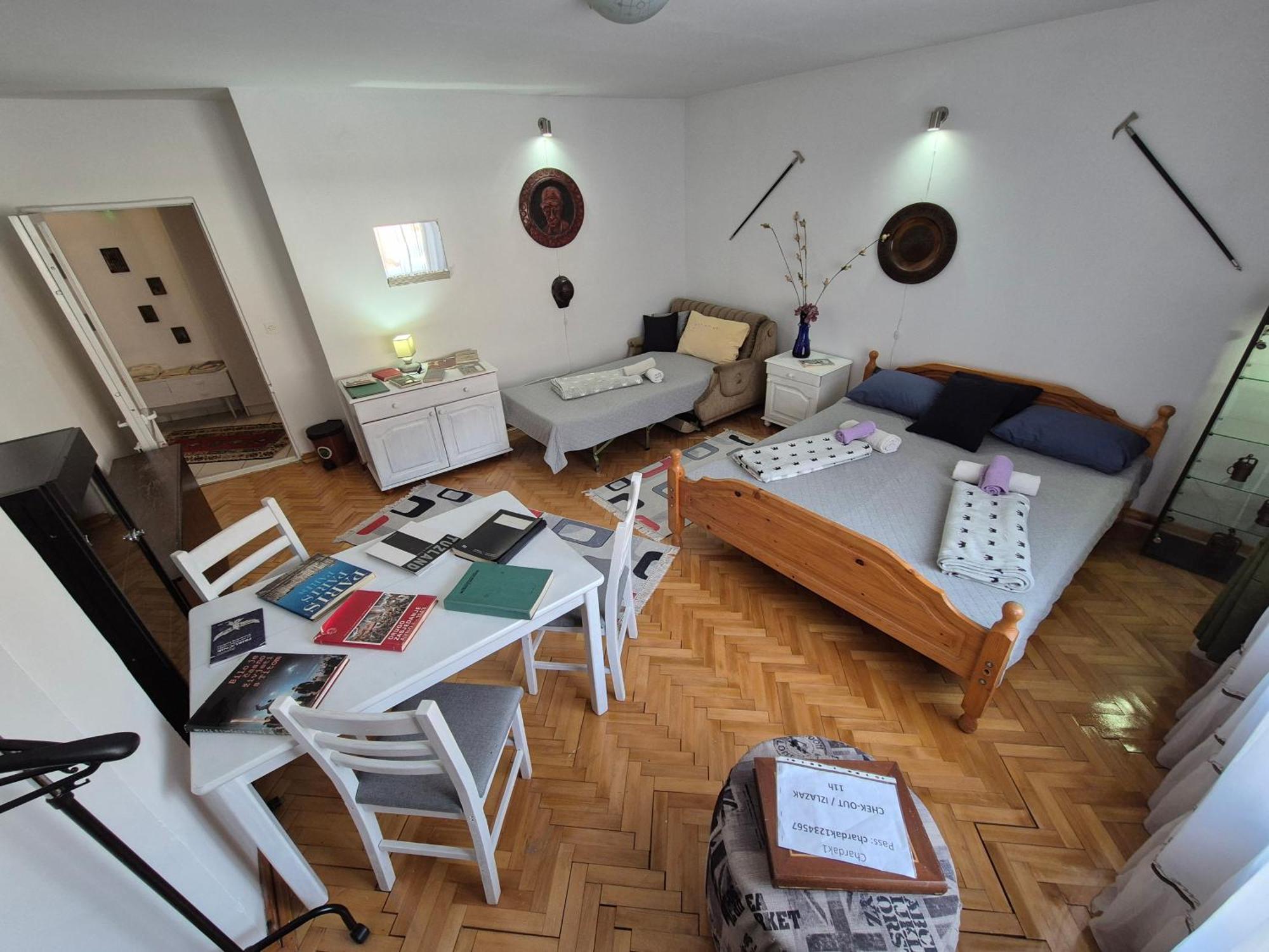 Prenociste Chardak Hotel Тузла Екстериор снимка