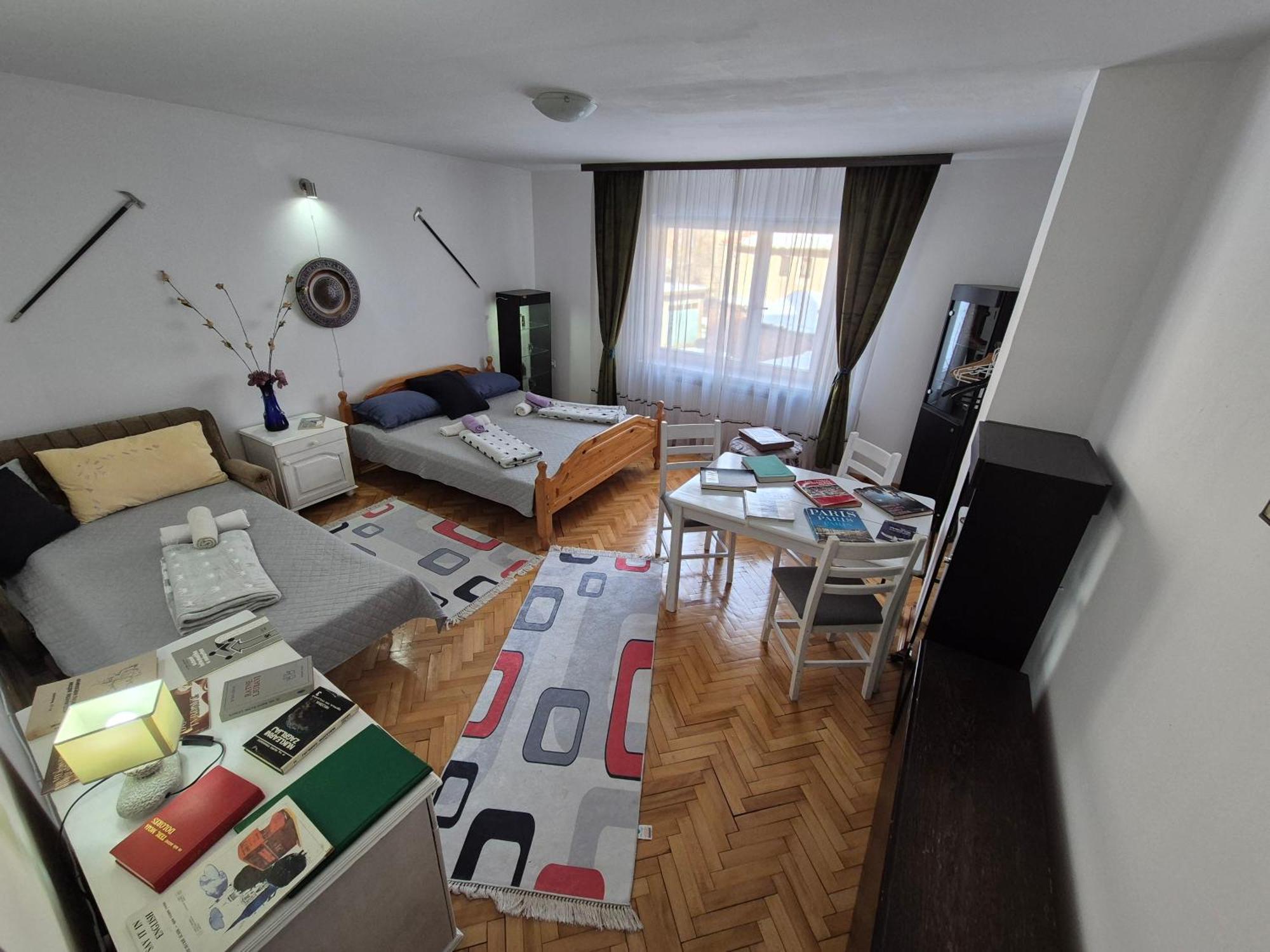 Prenociste Chardak Hotel Тузла Екстериор снимка
