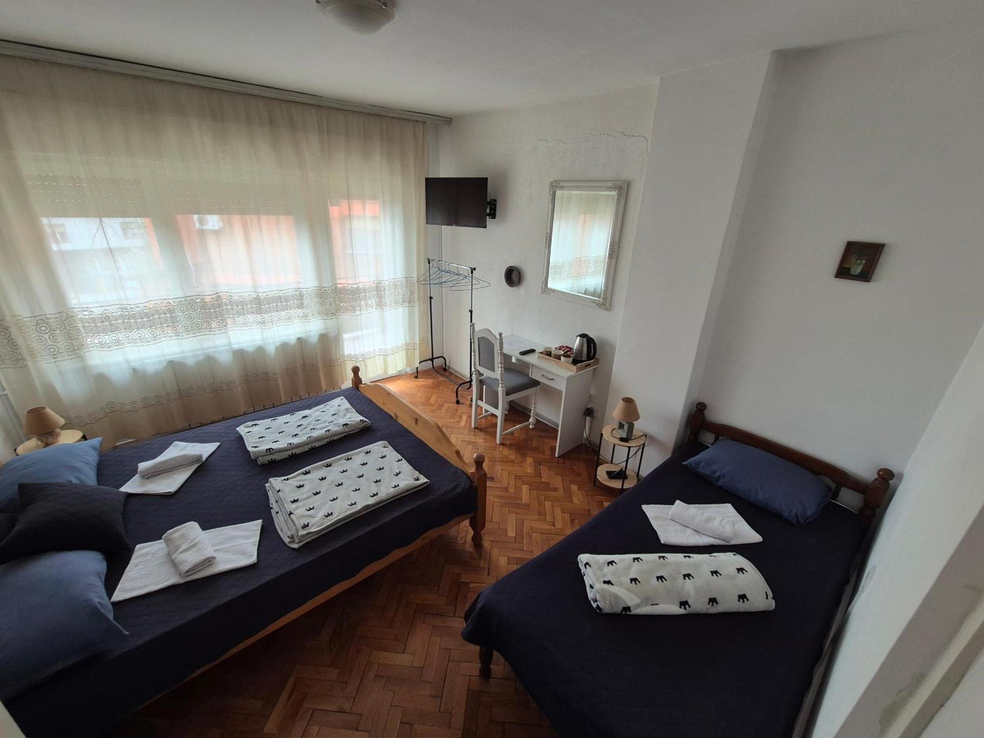 Prenociste Chardak Hotel Тузла Екстериор снимка