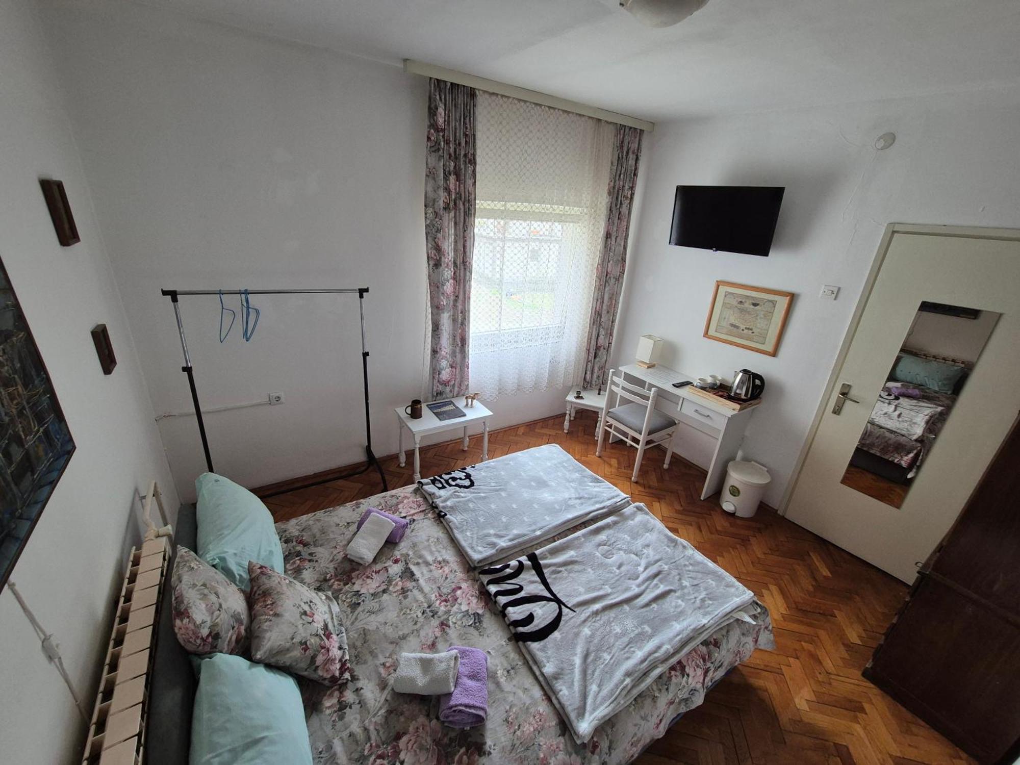 Prenociste Chardak Hotel Тузла Екстериор снимка